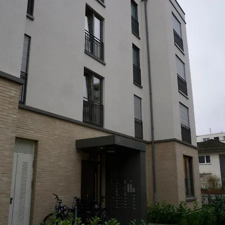 Modern Near Airport And Trade Fair Apartment *