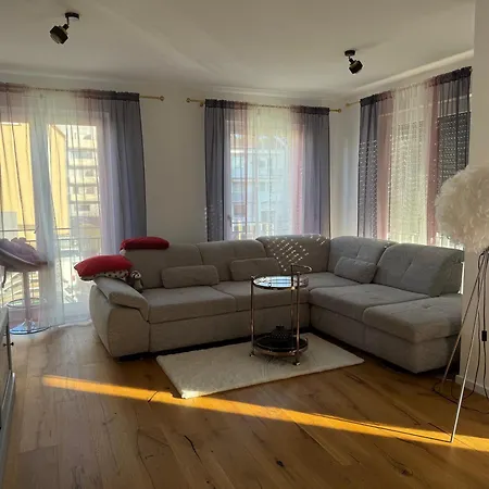 Modern Near Airport And Trade Fair Apartment